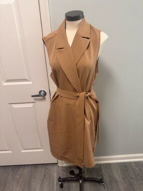 NWT- Marc New York Sleeveless Wrap Belted Blazer/Vest  in Camel Large
